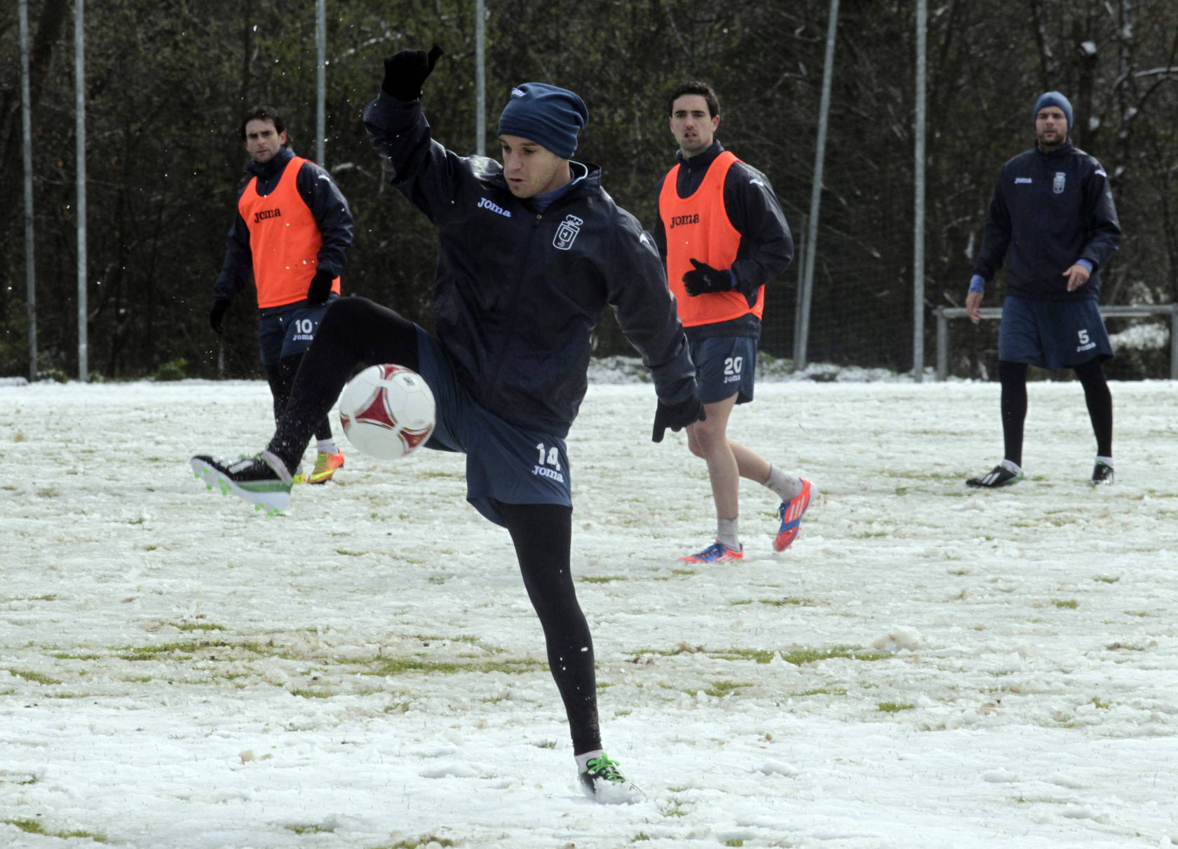 El Oviedo se entrena en la nieve